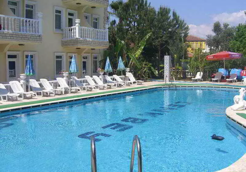 Fotos del hotel Cenk Bey:  3