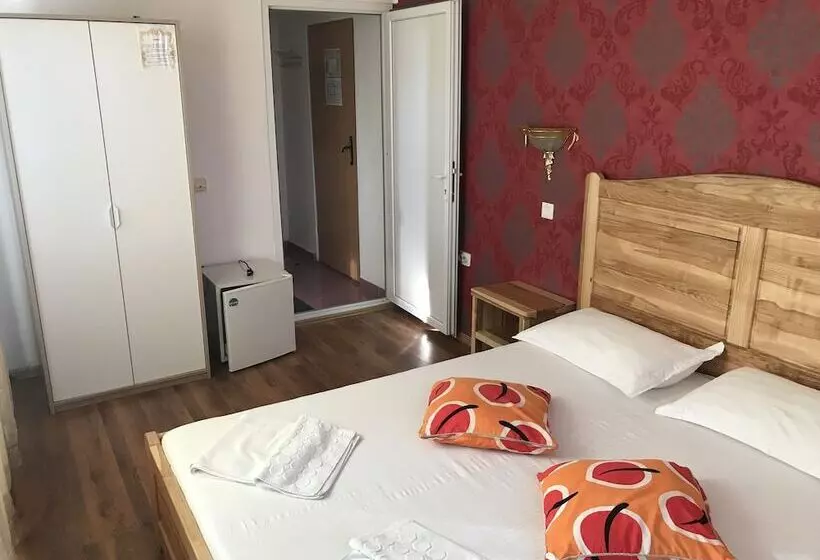 Fotos del hotel Funnytime:  22