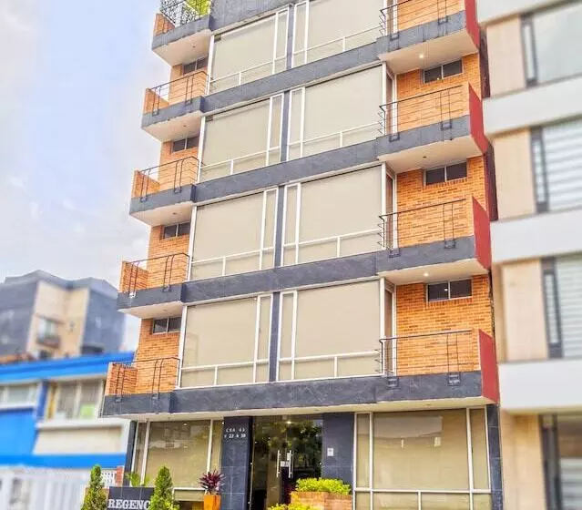 Regency Suites La Feria