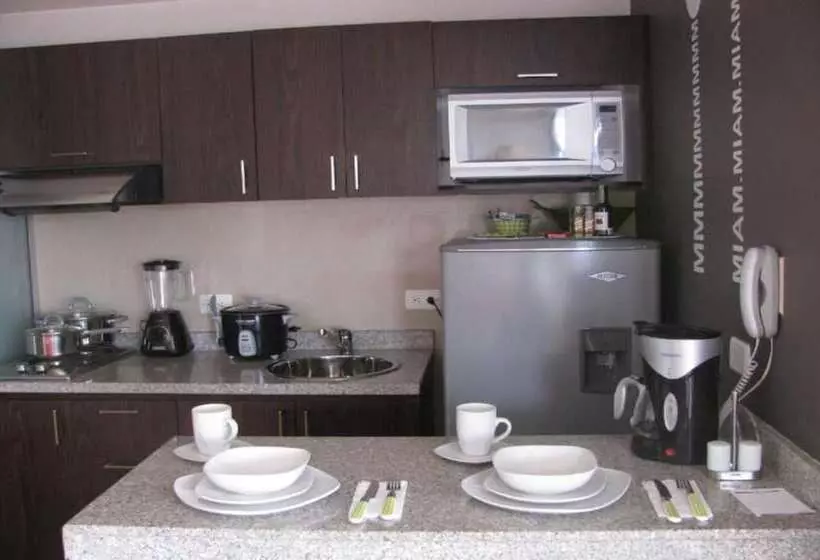 Fotos del hotel Regency Suites La Feria:  6