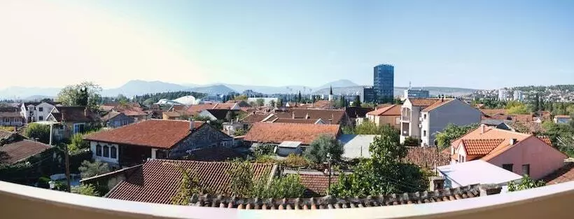 Fotos del hotel 201:  9