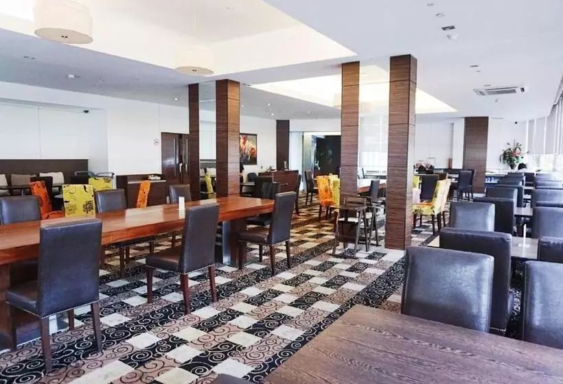 Fotos del hotel Kingwood Hotel Kuching:  4