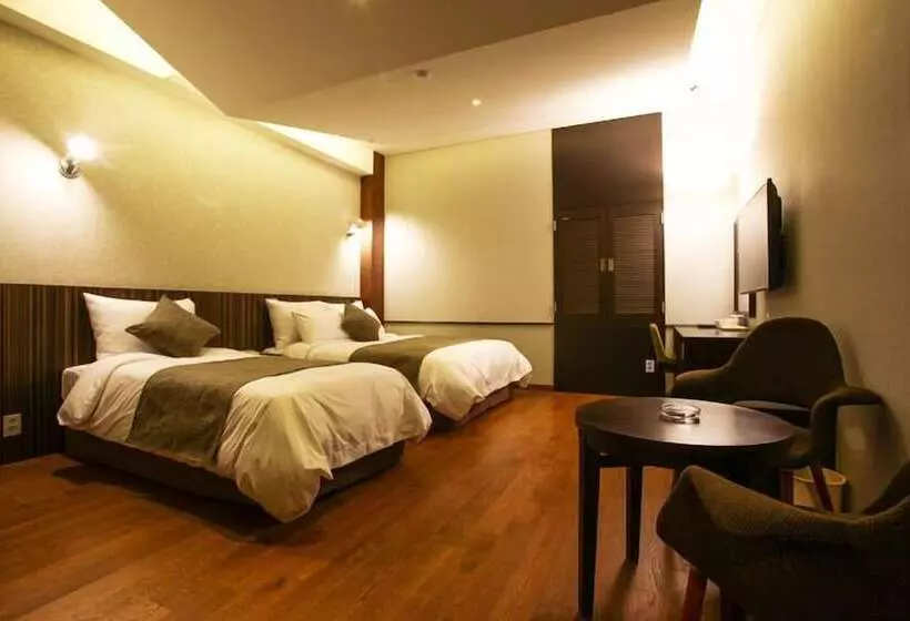 Fotos del hotel Karak Tourist:  12