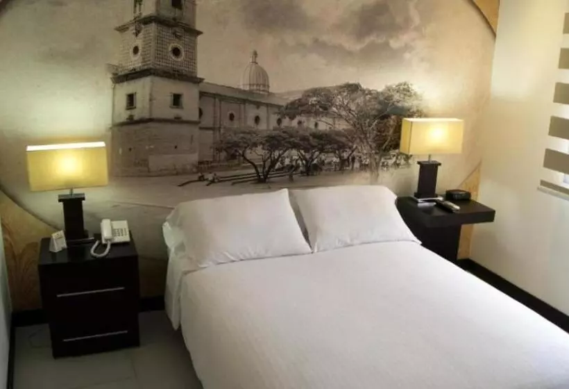 Fotos del hotel Puerta De San Antonio:  18