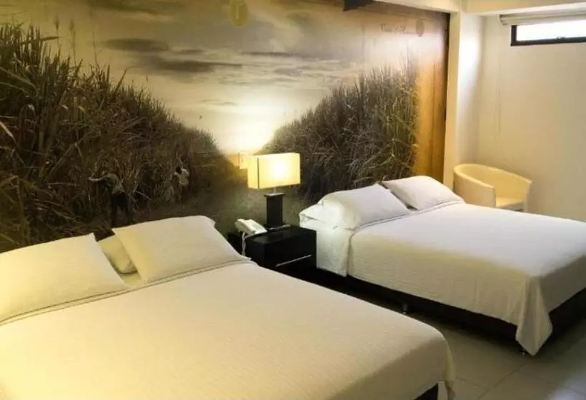 Fotos del hotel Puerta De San Antonio:  19