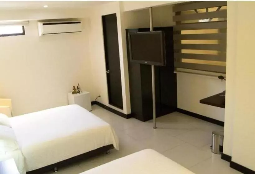 Fotos del hotel Puerta De San Antonio:  23