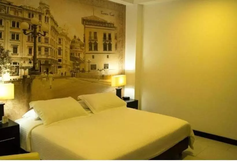 Fotos del hotel Puerta De San Antonio:  15