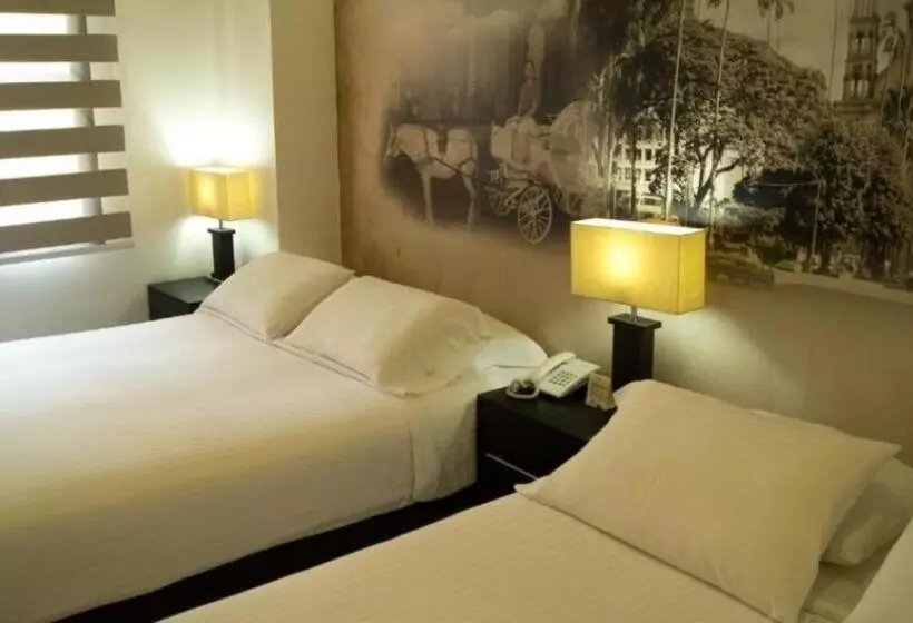 Fotos del hotel Puerta De San Antonio:  22