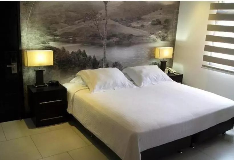 Fotos del hotel Puerta De San Antonio:  13