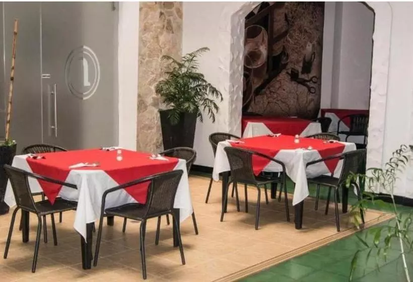 Fotos del hotel Puerta De San Antonio:  7