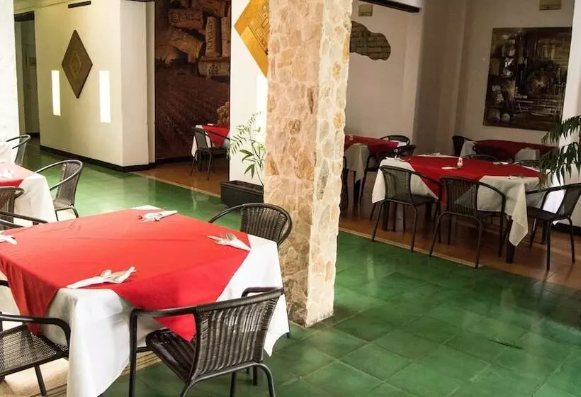 Fotos del hotel Puerta De San Antonio:  4