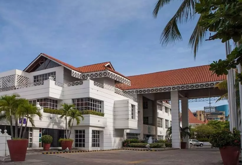 Fotos del hotel Las Americas Casa De Playa:  1