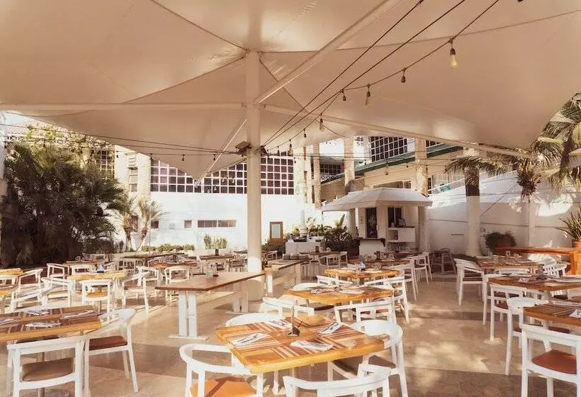 Fotos del hotel Las Americas Casa De Playa:  24