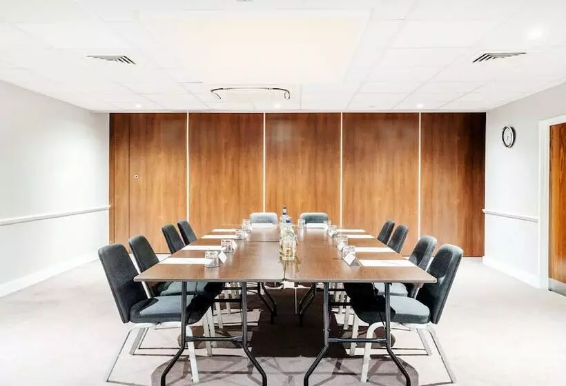 Fotos del hotel Holiday Inn London Luton Airport, An Ihg:  11