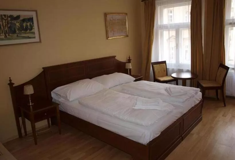 Fotos del hotel King George:  3