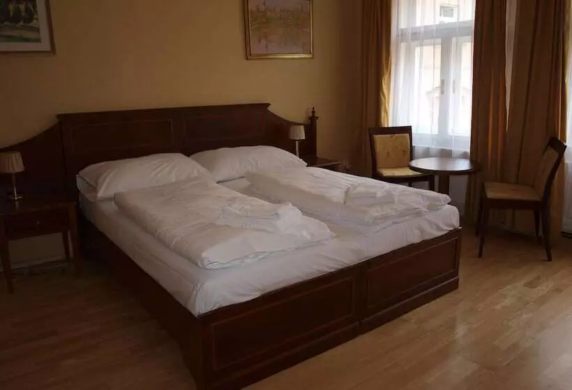 Fotos del hotel King George:  18