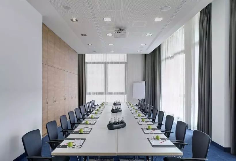 Fotos del hotel Intercity Berlin Hauptbahnhof:  2