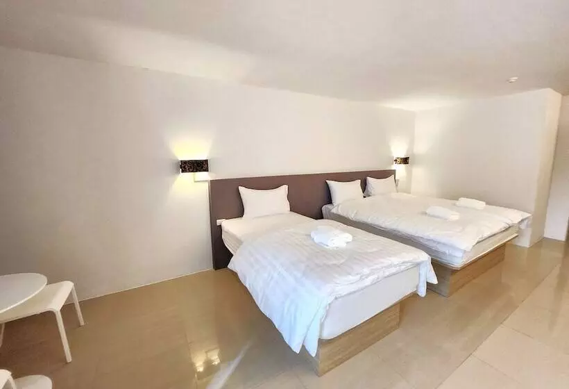 Prom Ratchada   Sha Plus