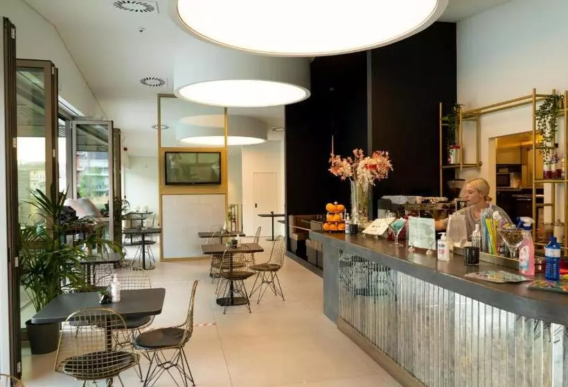 Fotos del hotel Ellopia Point:  3