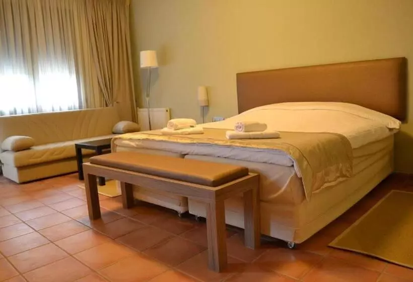 Fotos del hotel Ellopia Point:  24