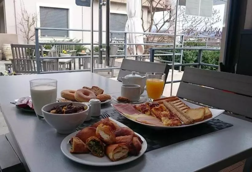 Fotos del hotel Ellopia Point:  20