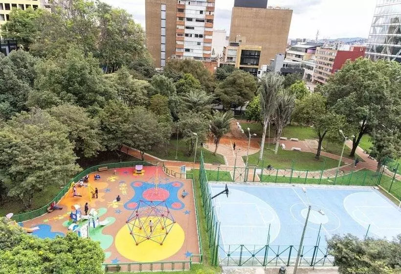 Fotos del hotel 8010 Urban Living:  5