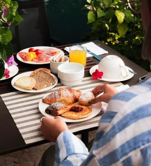 Fotos del hotel Desenzano:  15