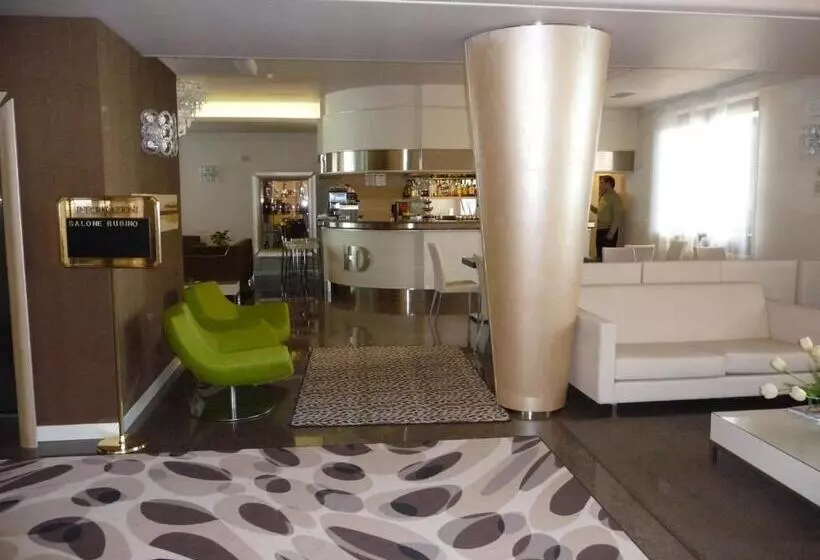 Fotos del hotel Desenzano:  3