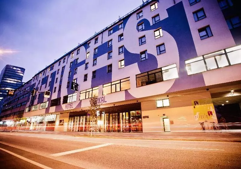 Zeitgeist Vienna Hauptbahnhof