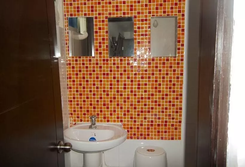 Fotos del hotel Golden House:  15