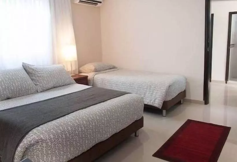 Fotos del hotel Golden House:  8