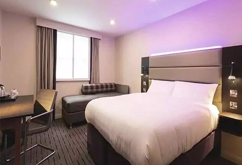 Fotos del hotel Premier Inn London City - Old Street:  5