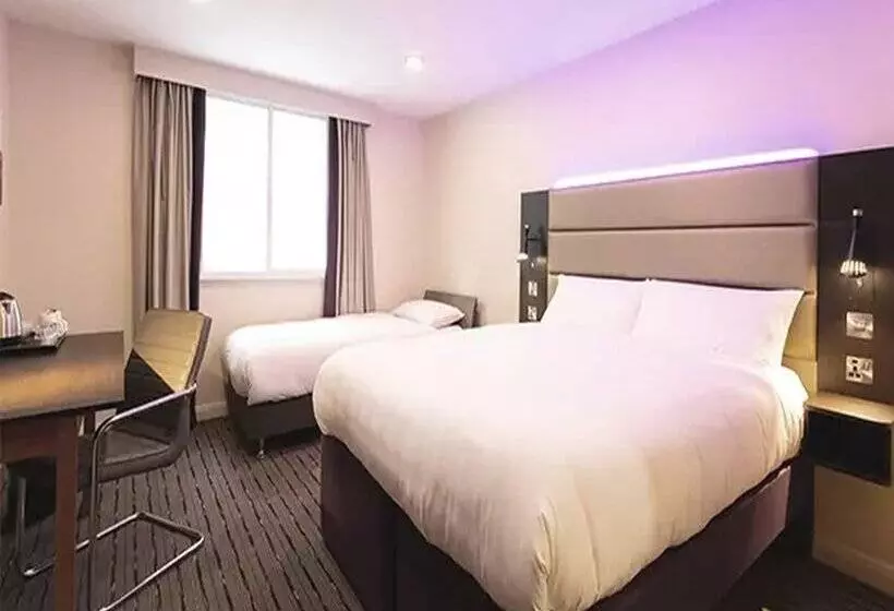 Fotos del hotel Premier Inn London City - Old Street:  8