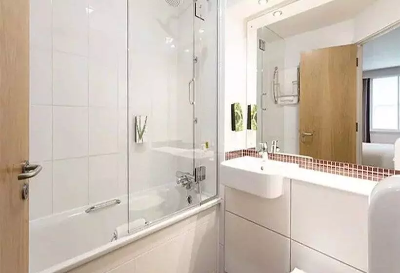 Fotos del hotel Premier Inn London City - Old Street:  7