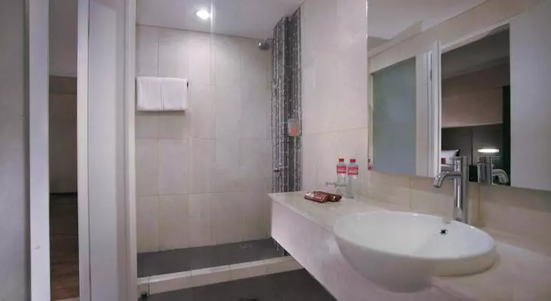 Fotos del hotel Fave Graha Agung Surabaya:  4