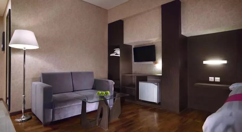 Fave Graha Agung Surabaya