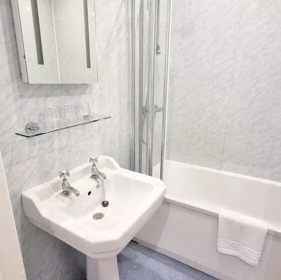 Fotos del hotel The Guards:  6