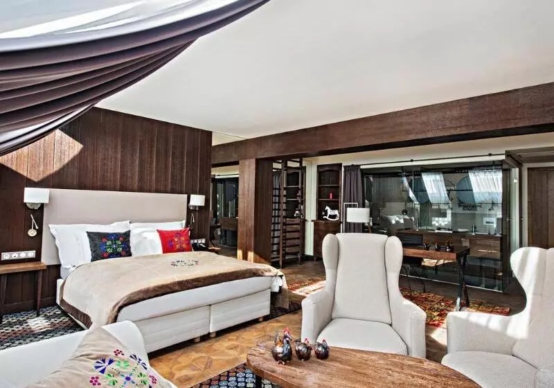 Bristol Tradition And Luxury