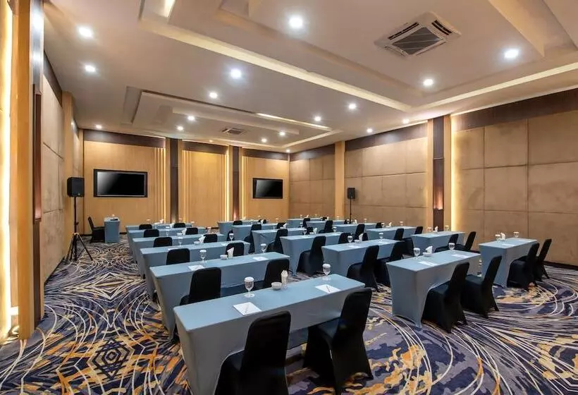 Fotos del hotel Santika Taman Mini Indonesia Indah:  5