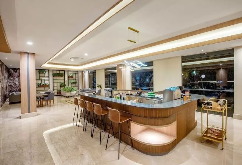 Fotos del hotel Santika Taman Mini Indonesia Indah:  4