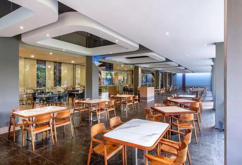 Fotos del hotel Santika Taman Mini Indonesia Indah:  3