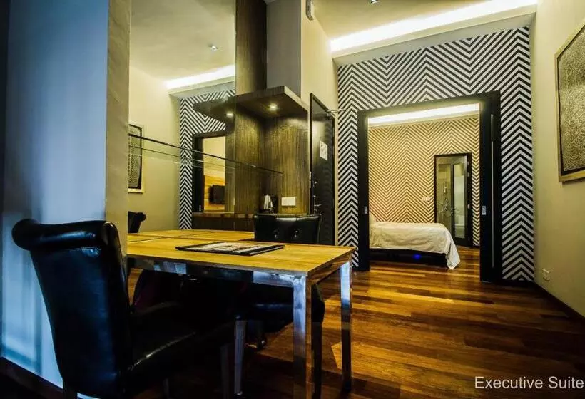 Fotos del hotel The Ranee Boutique Suites:  2