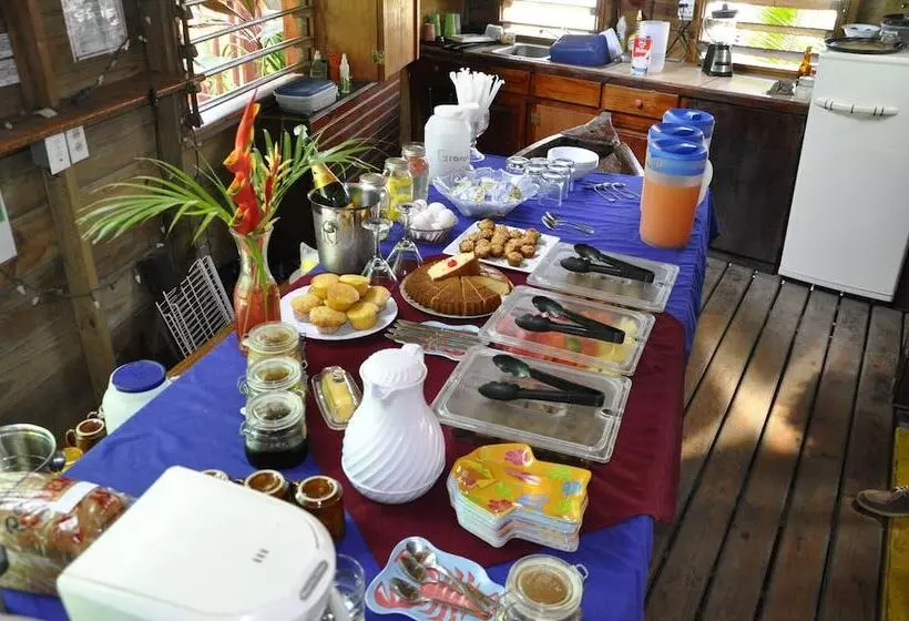 Fotos del hotel West Bay Lodge:  12