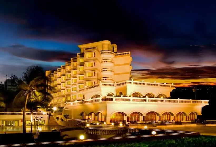 The Gateway Hotel Beach Road