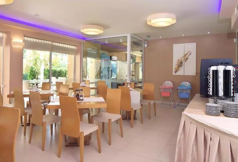 Fotos del hotel Karlovo:  4