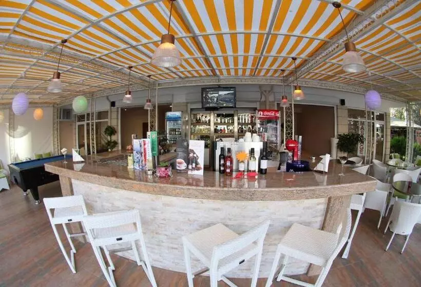 Fotos del hotel Karlovo:  12