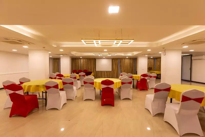 Fotos del hotel Nami Residency:  25