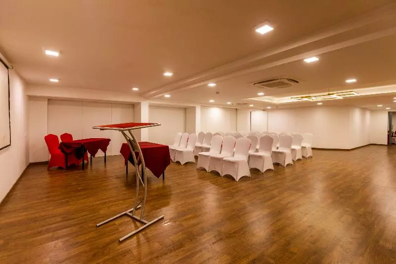 Fotos del hotel Nami Residency:  15