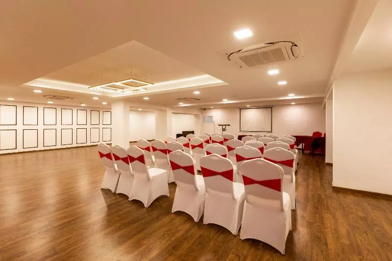 Fotos del hotel Nami Residency:  17