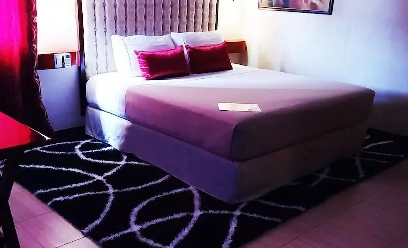 Fotos del hotel Cebu Dulcinea  And Suites:  17